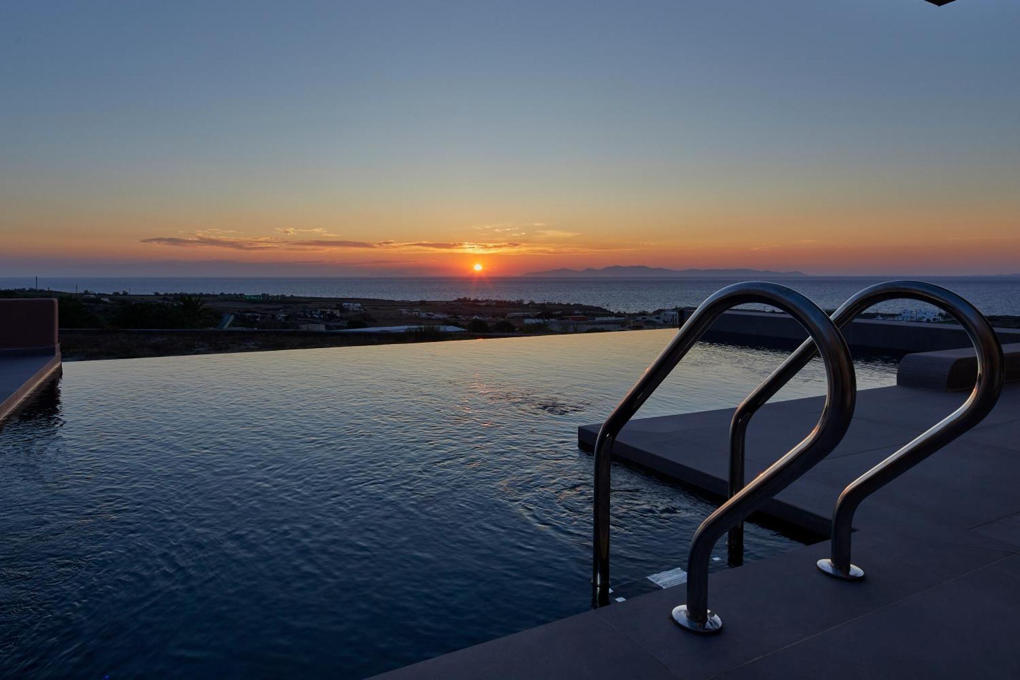Myst Boutique Oia